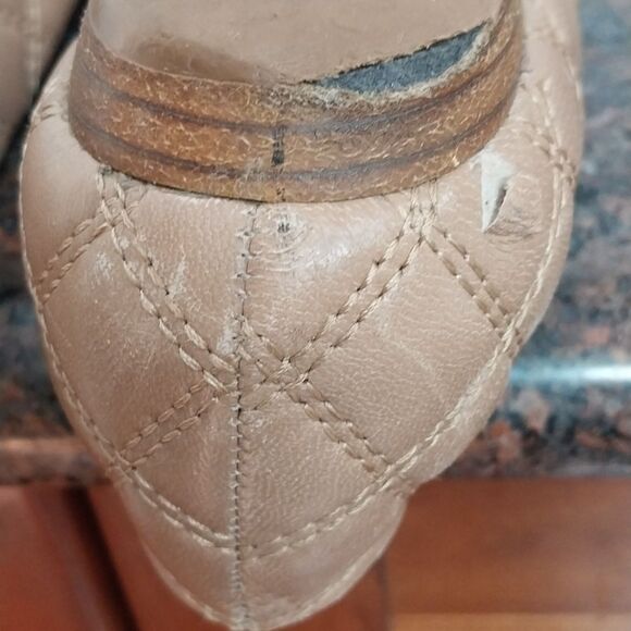Tory Burch Quilted Tan and Black Flats..SIZE 8.5 - Picture 6 of 10